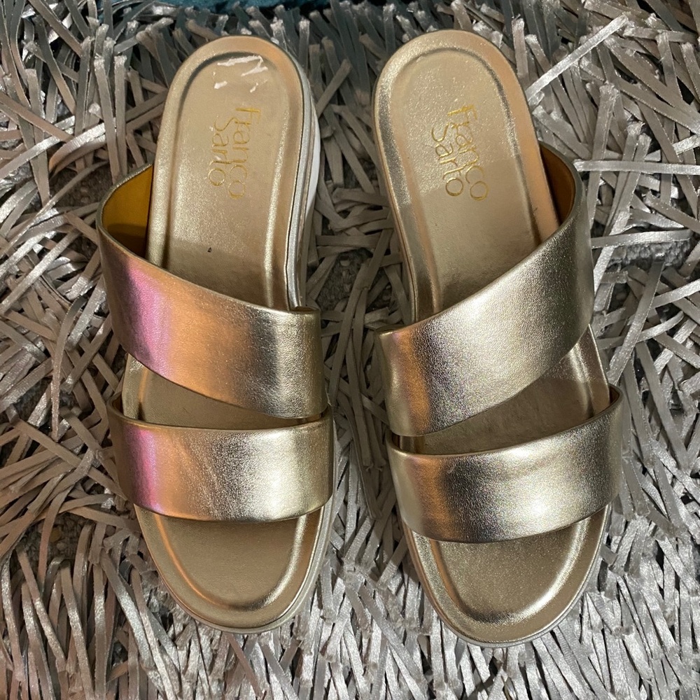 Gold platforms